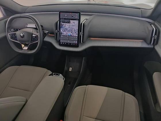 VOLVO EX30 69 KW ELÉTRICO PLUS